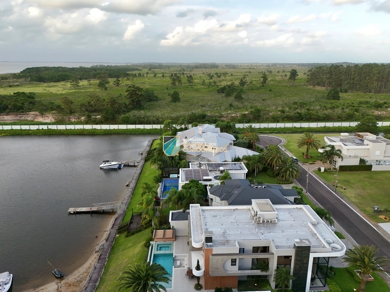 Vista espetacular para a marina e pôr do sol: 9ª foto da galeria de imagens do imóvel