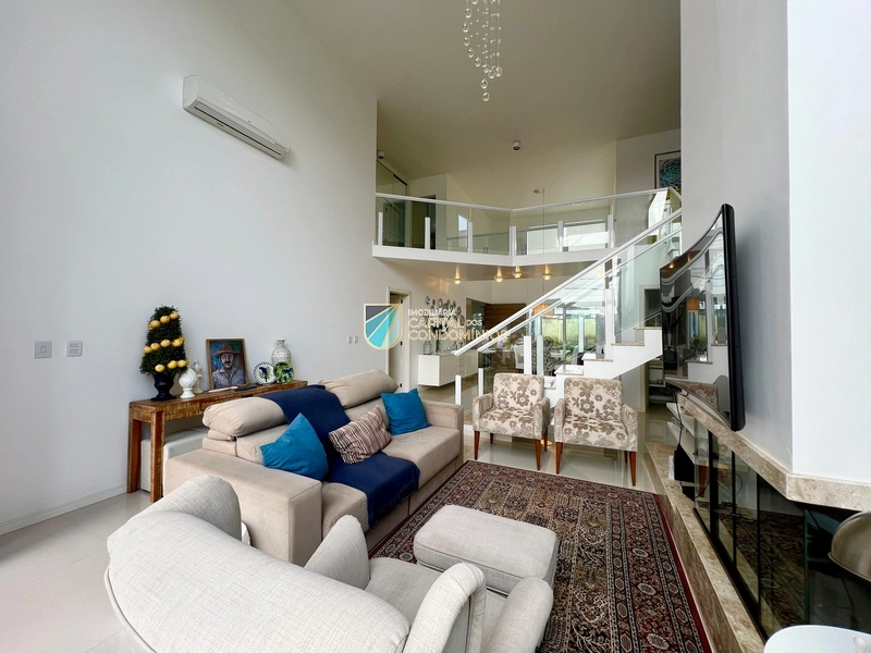 Sobrado frente ao clube: 4ª foto da galeria de imagens do imóvel