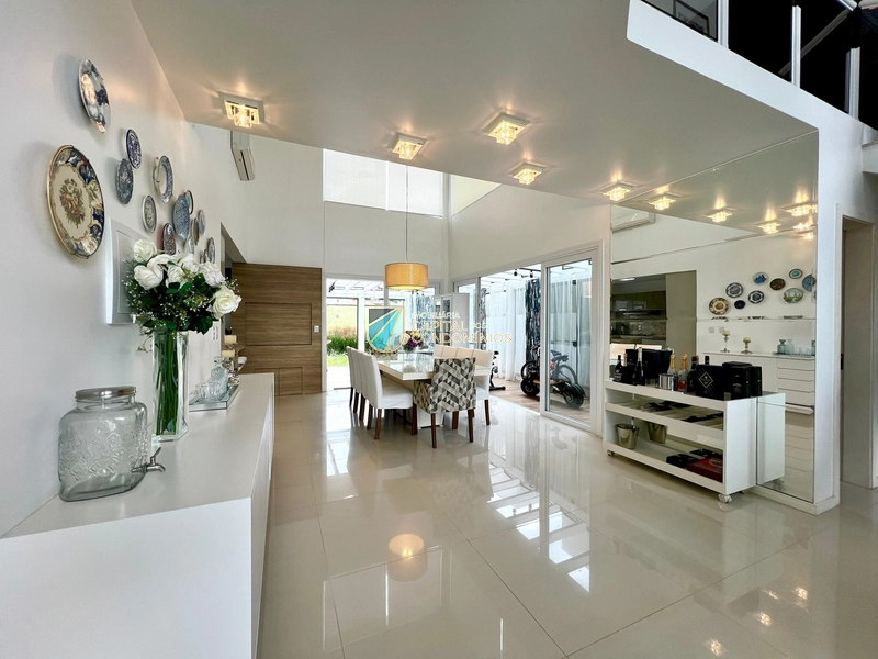 Sobrado frente ao clube: 18ª foto da galeria de imagens do imóvel