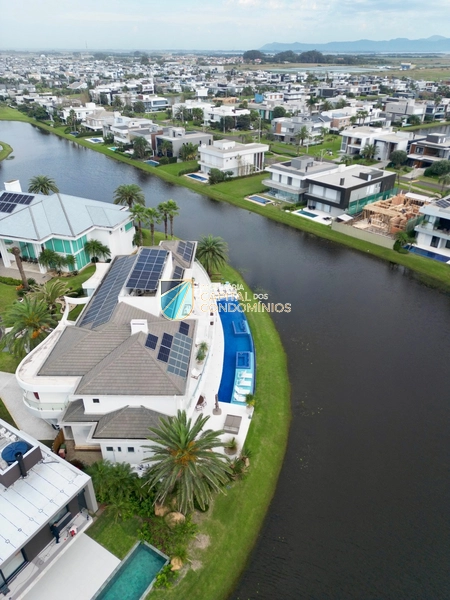 Mansão beira lago no Condomínio Enseada em Xangri-lá: 48ª foto da galeria de imagens do imóvel