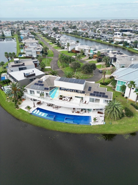 Mansão beira lago no Condomínio Enseada em Xangri-lá: 46ª foto da galeria de imagens do imóvel