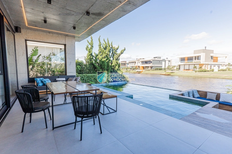 Sobrado beira lago no Condomínio Sense em Xangri-lá.: 11ª foto da galeria de imagens do imóvel