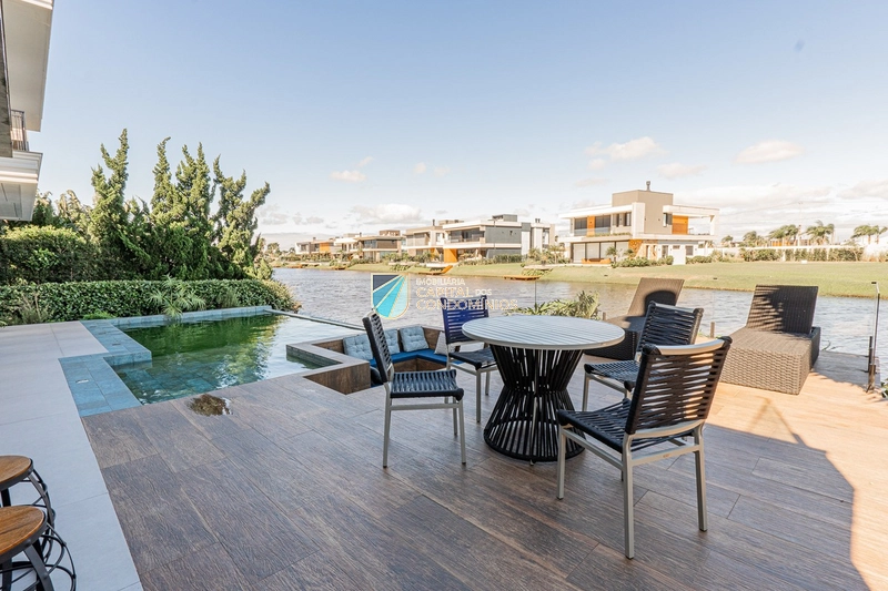 Sobrado beira lago no Condomínio Sense em Xangri-lá.: 12ª foto da galeria de imagens do imóvel