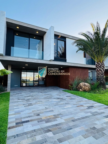 Belo sobrado beira lago no Condomínio Sense em Xangri-lá: 3ª foto da galeria de imagens do imóvel