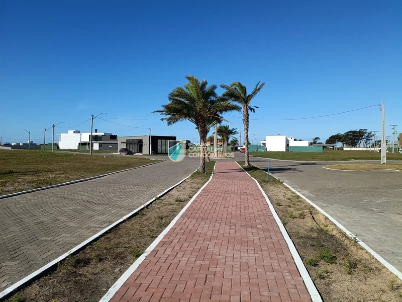 Excelente lote beira lago no Condomínio Allure Beach Condo: 2ª foto da galeria de imagens do imóvel