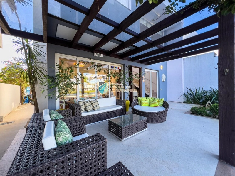 Sobrado mobiliado com vista para o lago no condomínio Las Palmas: 4ª foto da galeria de imagens do imóvel