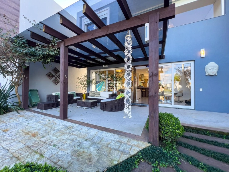 Sobrado mobiliado com vista para o lago no condomínio Las Palmas: 3ª foto da galeria de imagens do imóvel