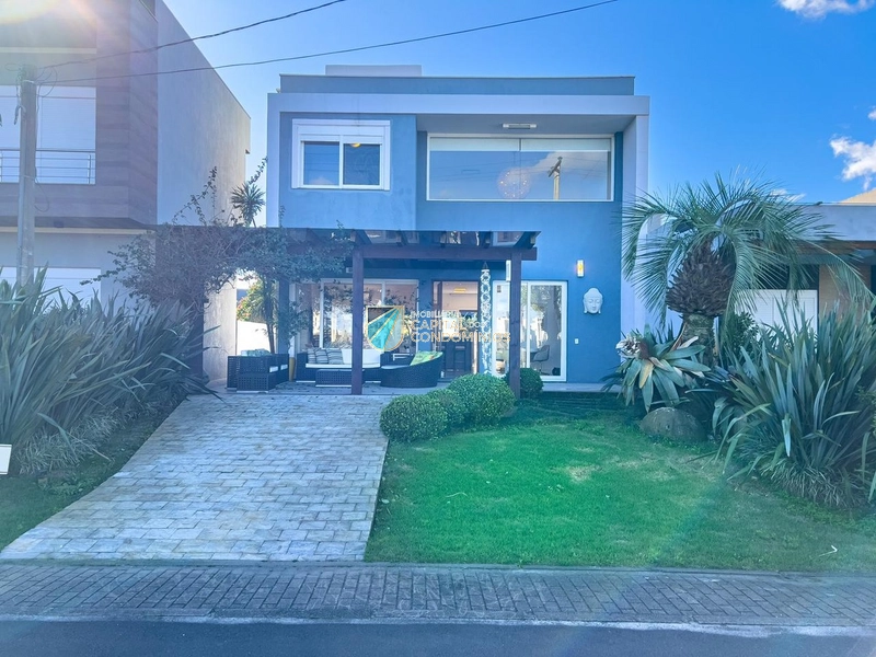 Sobrado mobiliado com vista para o lago no condomínio Las Palmas