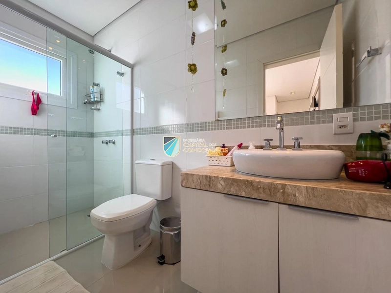 Sobrado mobiliado com vista para o lago no condomínio Las Palmas: 13ª foto da galeria de imagens do imóvel