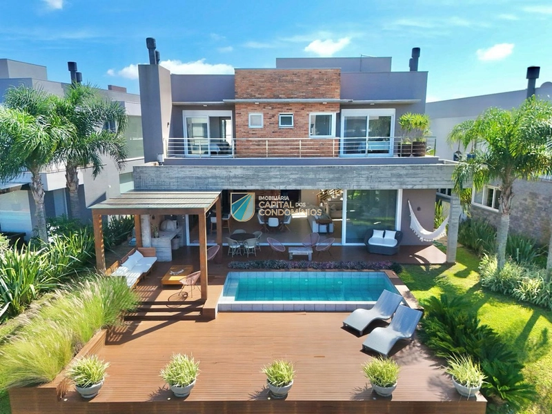 Sobrado beira lago no condomínio Malibu em Xangri-lá