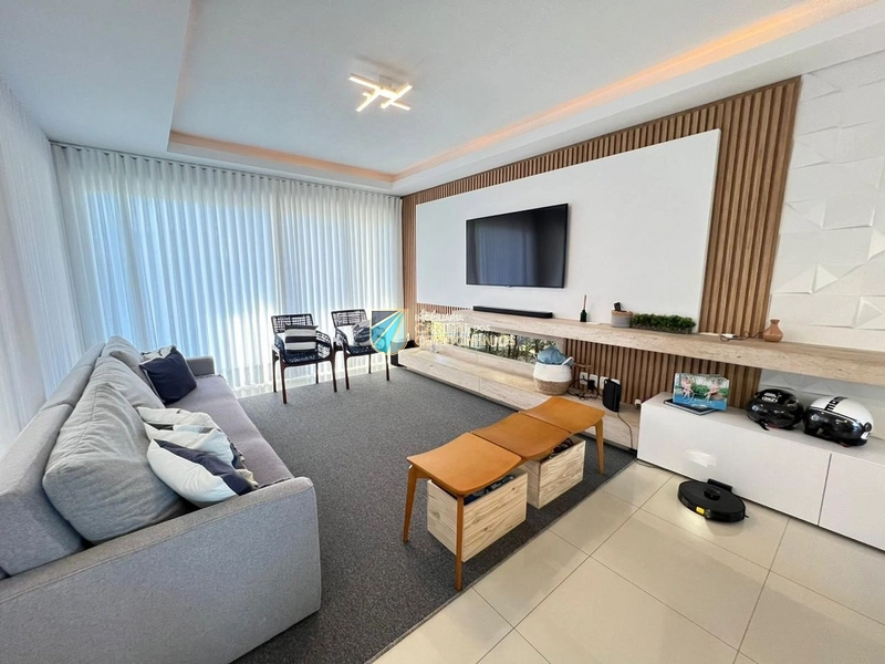 Sobrado com piscina: 21ª foto da galeria de imagens do imóvel