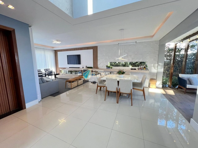 Sobrado com piscina: 26ª foto da galeria de imagens do imóvel