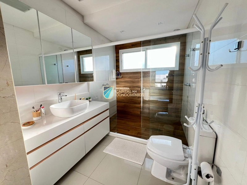 Sobrado com piscina: 29ª foto da galeria de imagens do imóvel