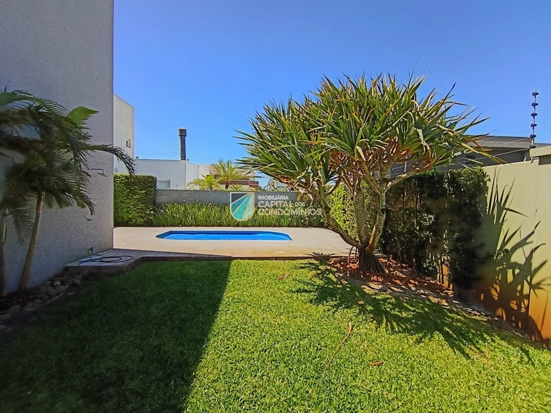 Sobrado com piscina: 5ª foto da galeria de imagens do imóvel