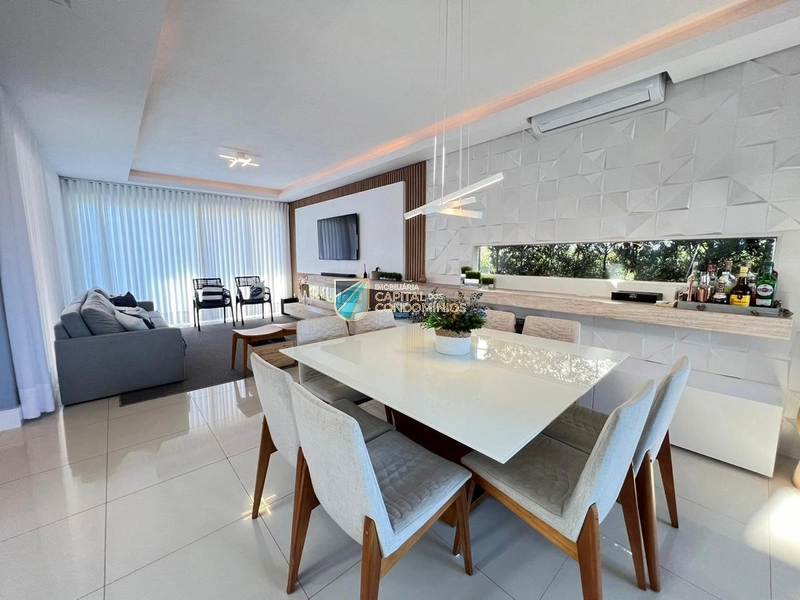 Sobrado com piscina: 24ª foto da galeria de imagens do imóvel