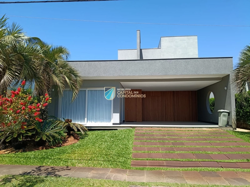 Sobrado com piscina: 3ª foto da galeria de imagens do imóvel