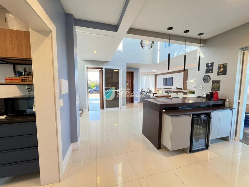 Sobrado com piscina: 15ª foto da galeria de imagens do imóvel