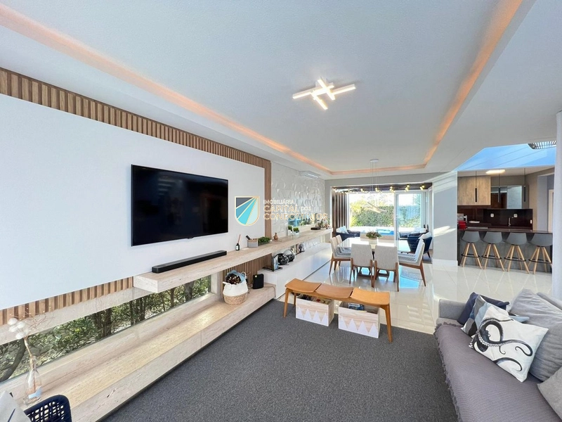 Sobrado com piscina: 20ª foto da galeria de imagens do imóvel