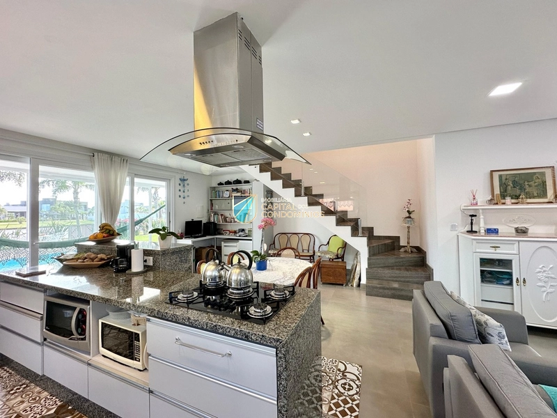 Sobrado na beira do lago do Quintas do lago: 16ª foto da galeria de imagens do imóvel