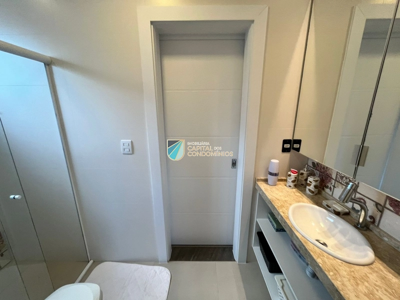 Sobrado na beira do lago do Quintas do lago: 51ª foto da galeria de imagens do imóvel