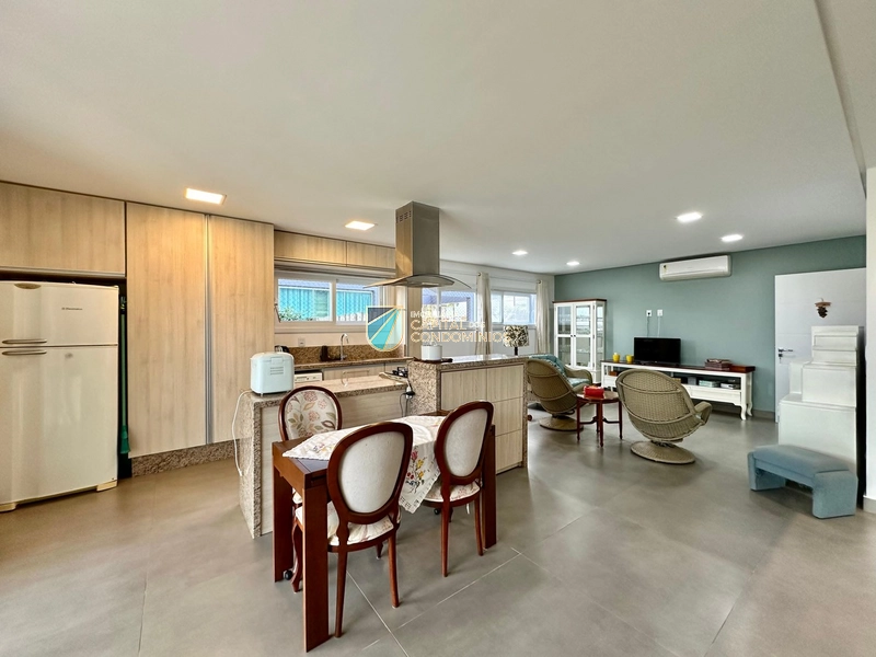 Sobrado na beira do lago do Quintas do lago: 17ª foto da galeria de imagens do imóvel