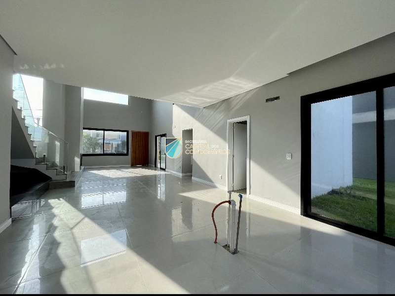 Sobrado novo no Dubai: 4ª foto da galeria de imagens do imóvel