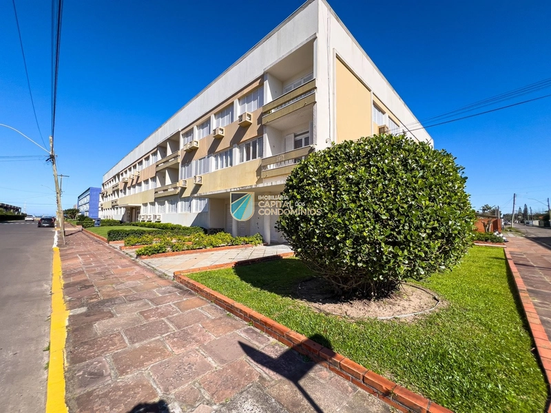 Apartamento em Atlântida! 1 quadra do mar!