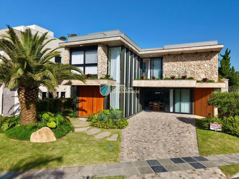 Casa nova a venda no condomínio Porto Coronado