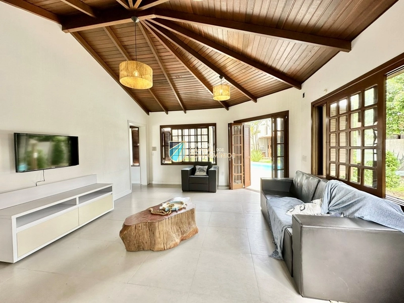 Casa térrea com piscina: 25ª foto da galeria de imagens do imóvel