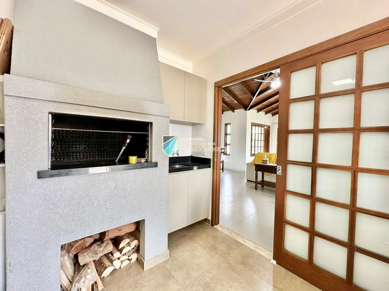 Casa térrea com piscina: 22ª foto da galeria de imagens do imóvel