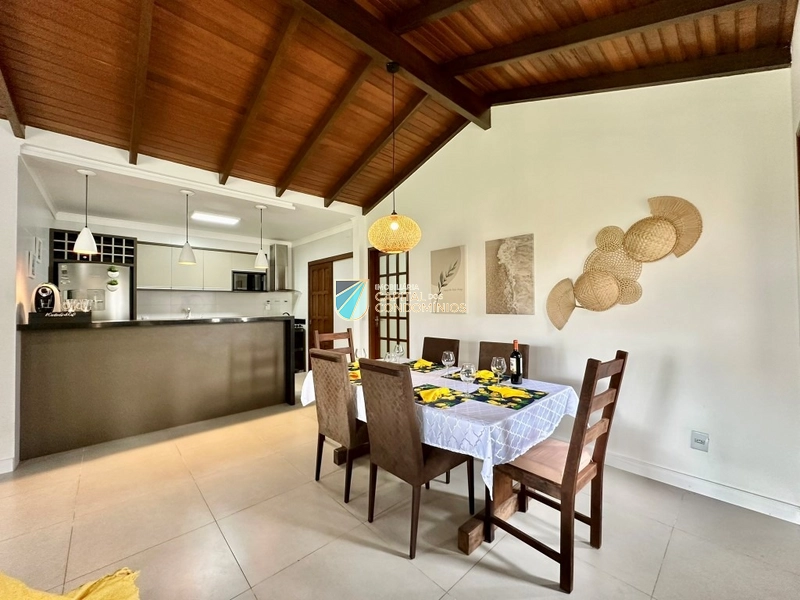 Casa térrea com piscina: 15ª foto da galeria de imagens do imóvel