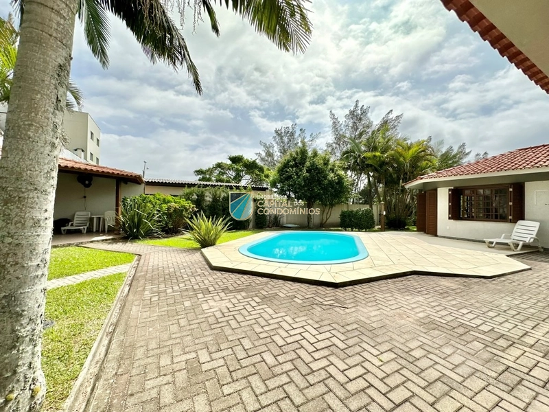 Casa térrea com piscina: 40ª foto da galeria de imagens do imóvel
