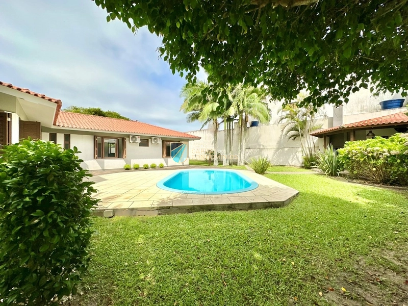 Casa térrea com piscina: 37ª foto da galeria de imagens do imóvel
