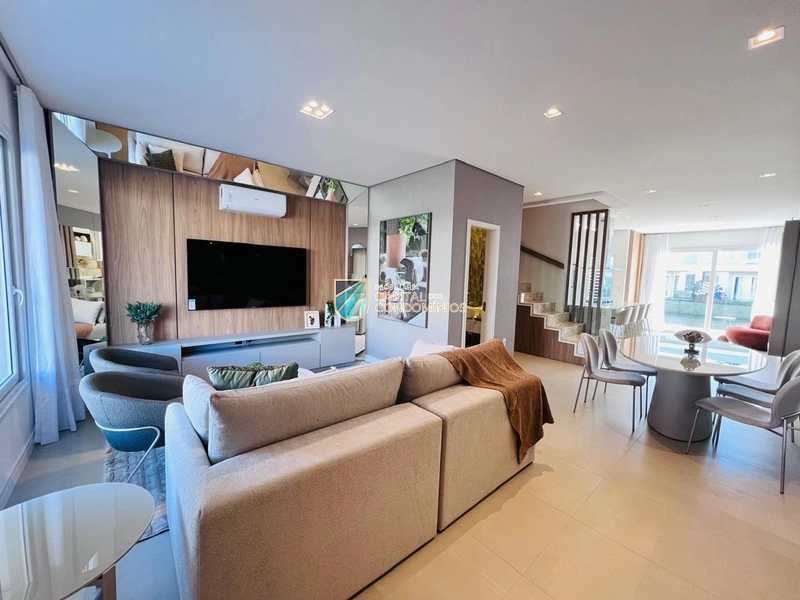 Casa beira lago, mobiliada e decorada, no condomínio Murano