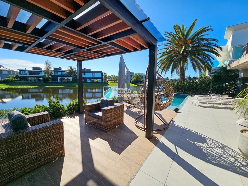 Casa térrea beira lago no Enseada: 28ª foto da galeria de imagens do imóvel