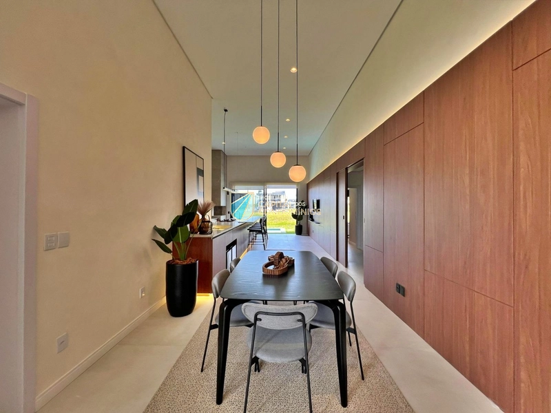 Casa térrea de esquina - beira lago: 7ª foto da galeria de imagens do imóvel