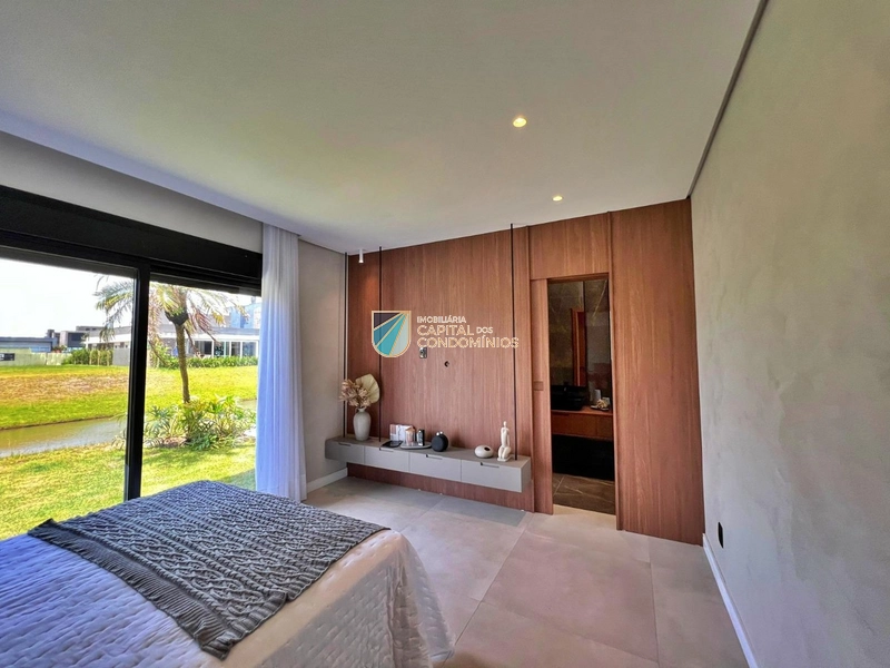 Casa térrea de esquina - beira lago: 12ª foto da galeria de imagens do imóvel