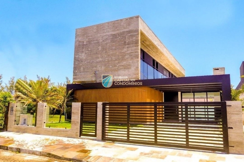 Sobrado próximo ao mar: 1ª foto da galeria de imagens do imóvel