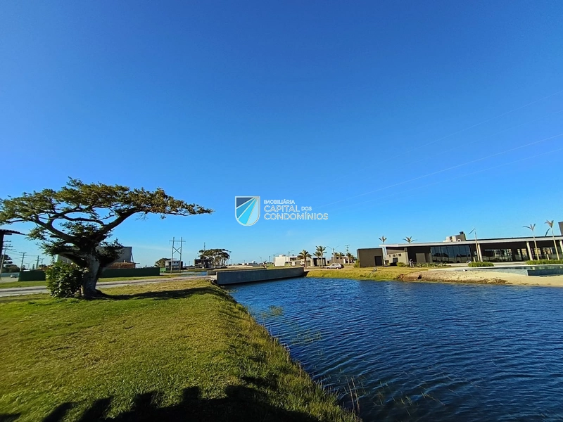 Terreno beira lago: 1ª foto da galeria de imagens do imóvel