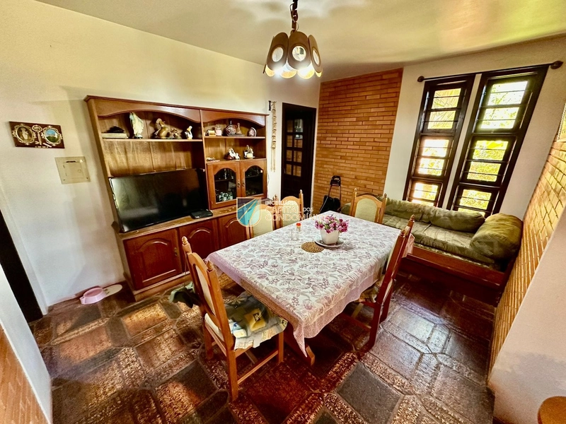 Casa no centro em frente alameda: 7ª foto da galeria de imagens do imóvel