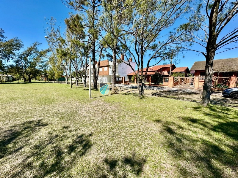 Casa no centro em frente alameda: 15ª foto da galeria de imagens do imóvel