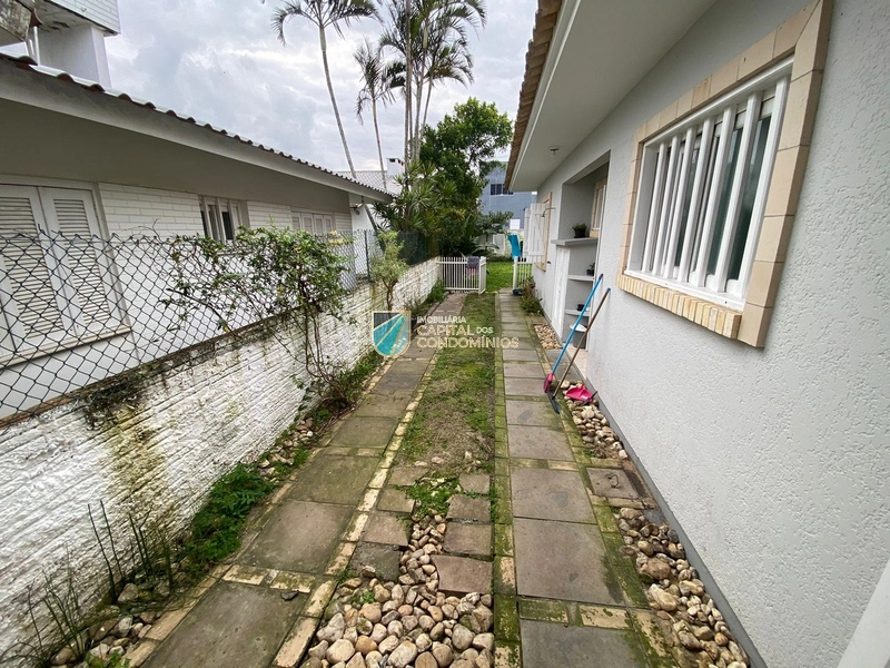 Casa térrea no centro: 25ª foto da galeria de imagens do imóvel