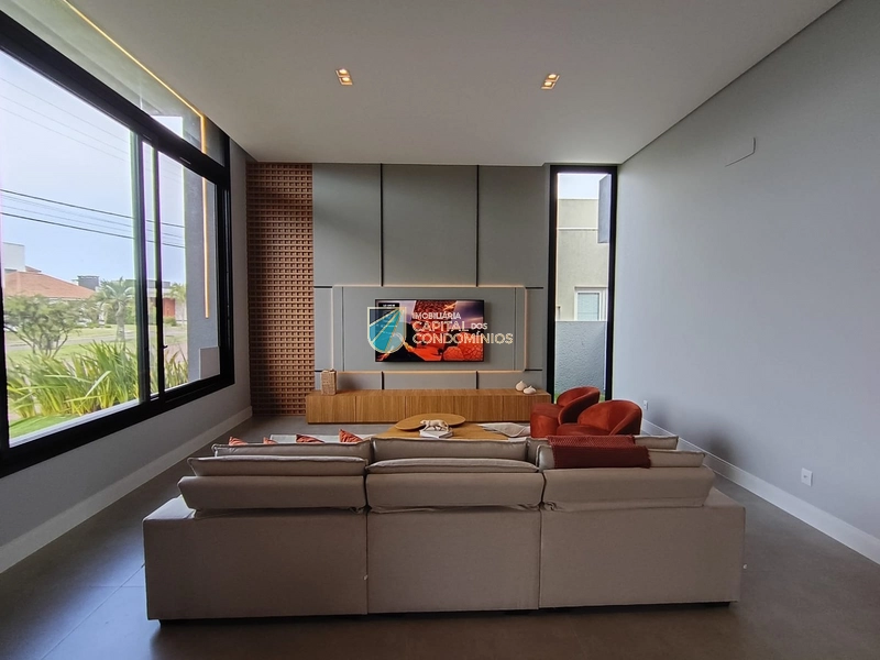 Casa nova com piscina!: 2ª foto da galeria de imagens do imóvel