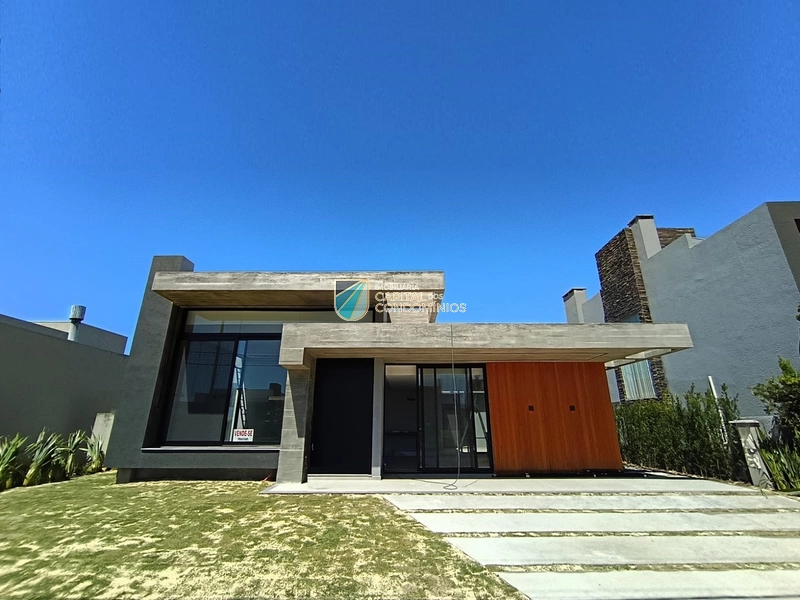 Casa nova com piscina no Quintas do Lago: 5ª foto da galeria de imagens do imóvel