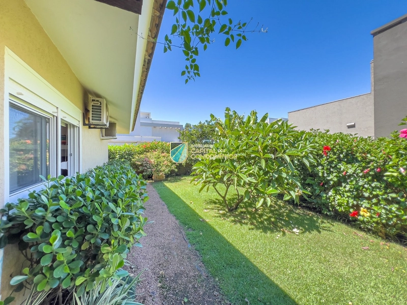 Casa térrea em frente ao clube: 55ª foto da galeria de imagens do imóvel