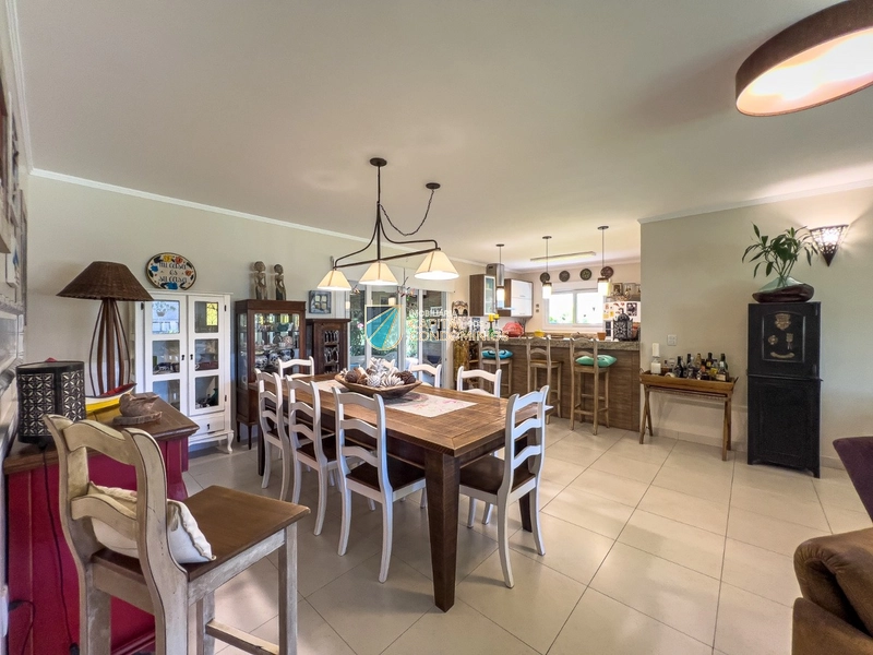 Casa térrea em frente ao clube: 13ª foto da galeria de imagens do imóvel