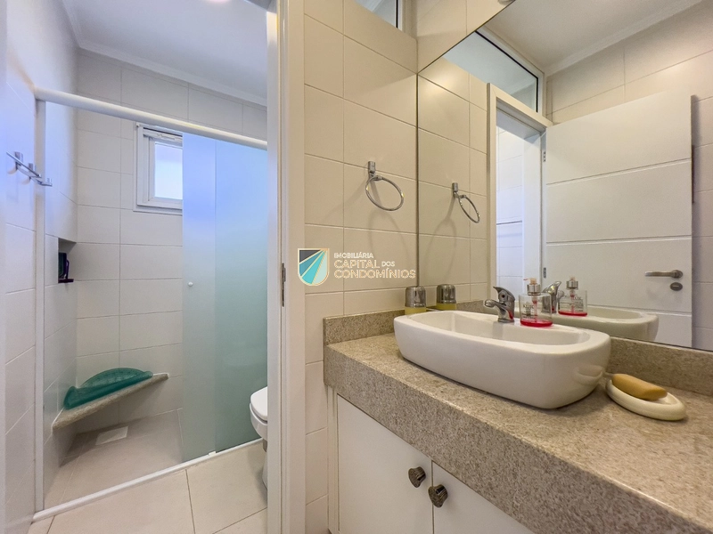 Casa térrea em frente ao clube: 42ª foto da galeria de imagens do imóvel