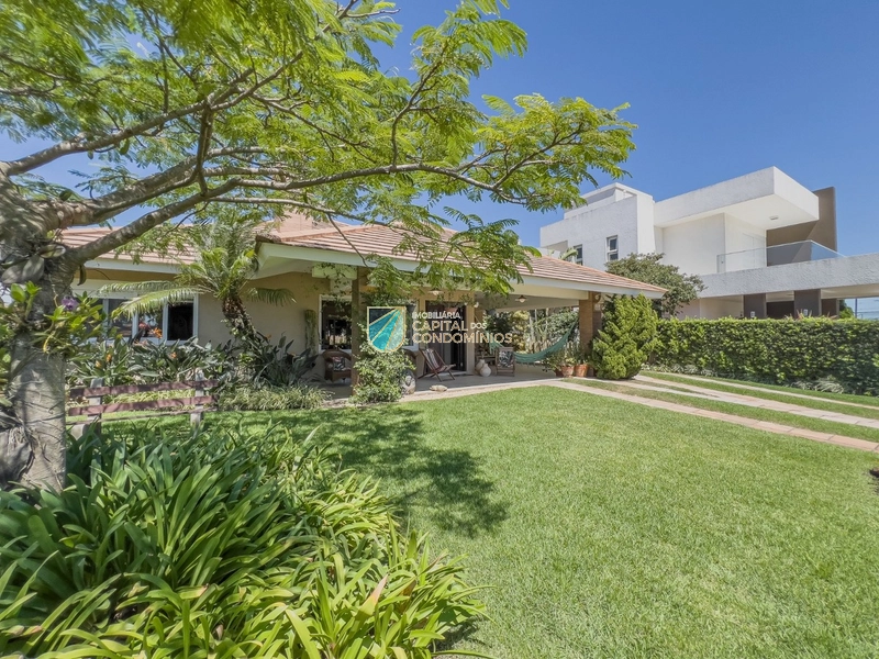 Casa térrea em frente ao clube: 4ª foto da galeria de imagens do imóvel