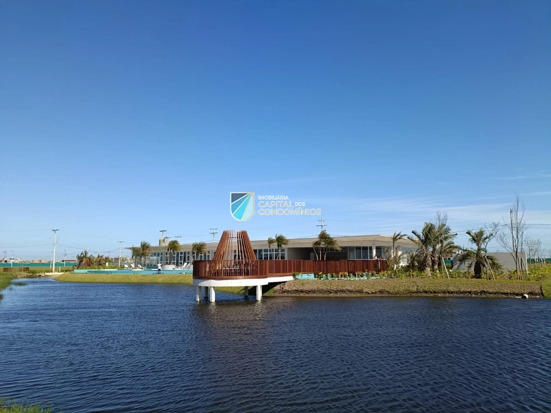 Oportunidade! Terreno fundos e lateral para o lago em condomínio novo: 1ª foto da galeria de imagens do imóvel