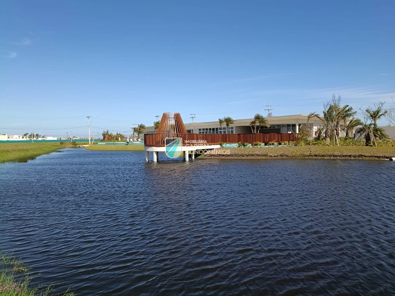 Lote beira lago no Condomínio Wave em Xangri-lá: 2ª foto da galeria de imagens do imóvel